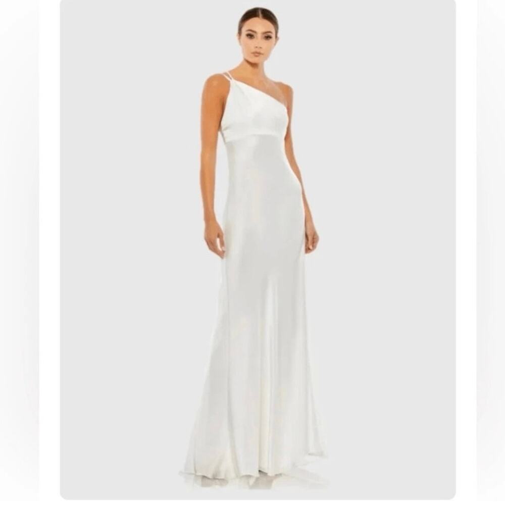 NWT IEENA Mac Duggal 55385 One Shoulder Backless Satin Gown - White - Size 6